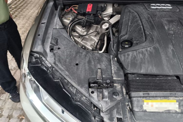 Used Audi Q7 2016 40 TFSI Comfort Model Engine Bay Right