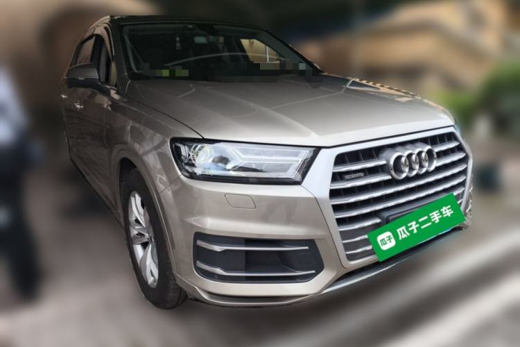 Used Audi Q7 2016 40 TFSI Comfort Model Front Right 45 Deg