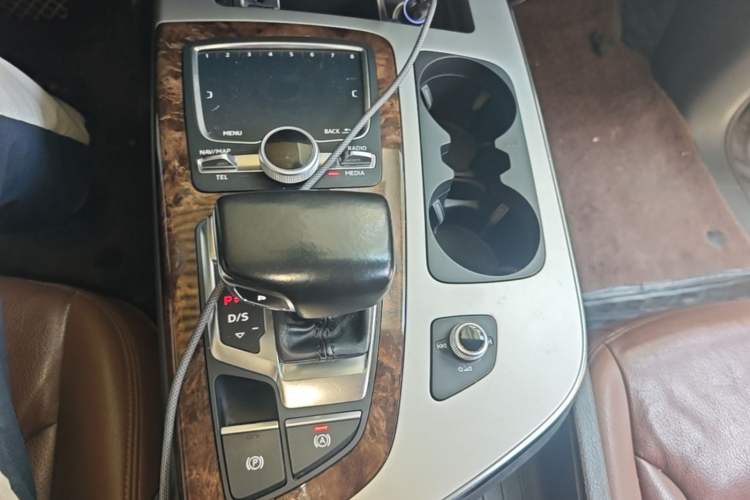 Used Audi Q7 2016 45 TFSI Technology Edition Gear Lever