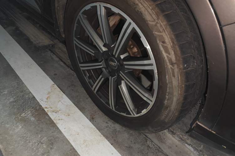 Used Audi Q7 2016 45 TFSI S line Sport Edition Right Front Wheel Hub