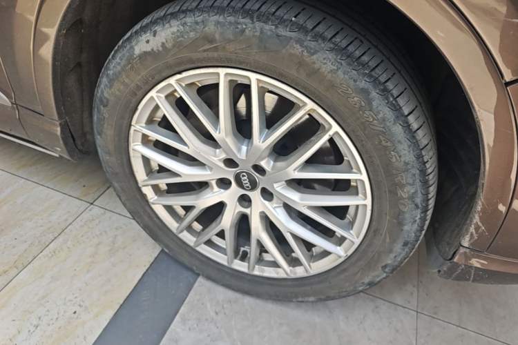 Used Audi Q7 2016 45 TFSI Technology Edition Right Front Wheel Hub