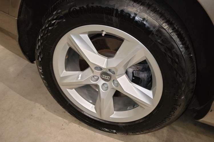 Used Audi Q7 2016 3.0 TFSI 7 seats parallel import Right Rear Wheel Hub