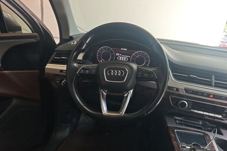 Used Audi Q7 2016 45 TFSI Technology Edition Steering Wheel