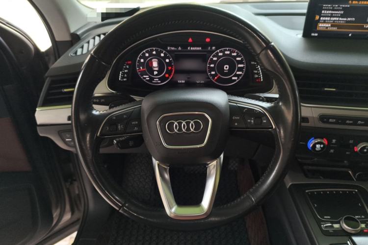 Used Audi Q7 2016 40 TFSI Comfort Model Steering Wheel