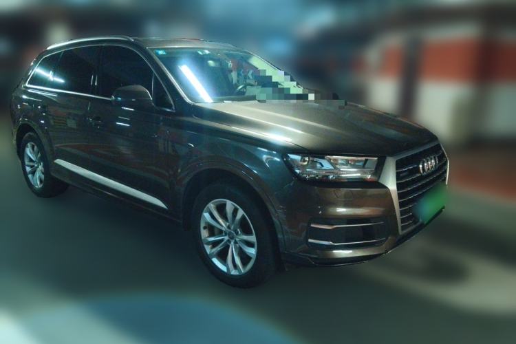 Used Audi Q7 2016 40 TFSI Comfort Model Front Right 45 Deg