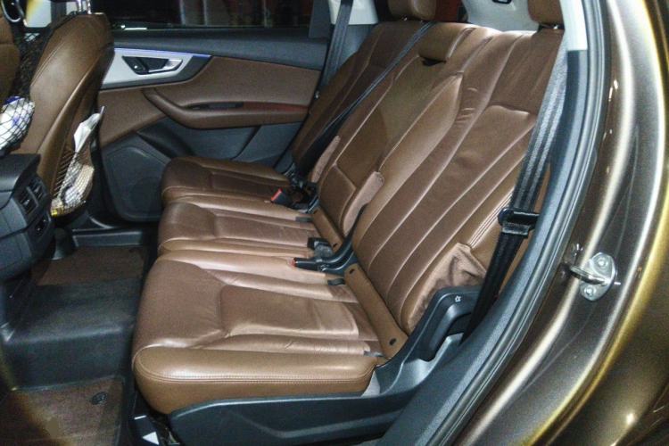 Used Audi Q7 2016 40 TFSI Comfort Model Left Rear Seat