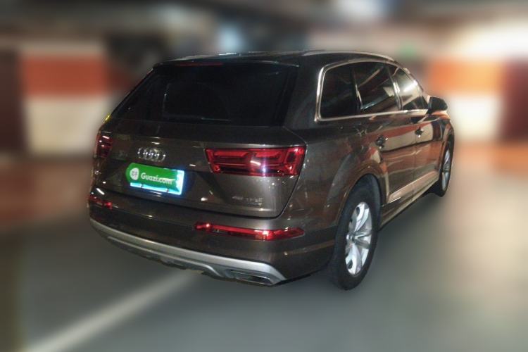 Used Audi Q7 2016 40 TFSI Comfort Model Rear Right 45 Deg