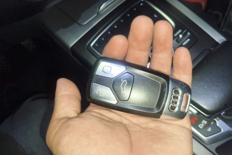 Used Audi Q7 2016 40 TFSI Comfort Model Vehicle Key