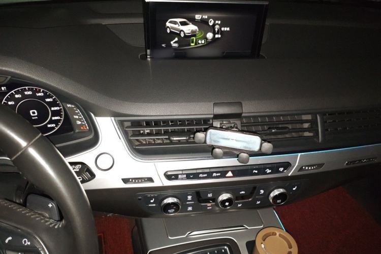 Used Audi Q7 2016 40 TFSI S line Sport Edition Audio And AC Panel