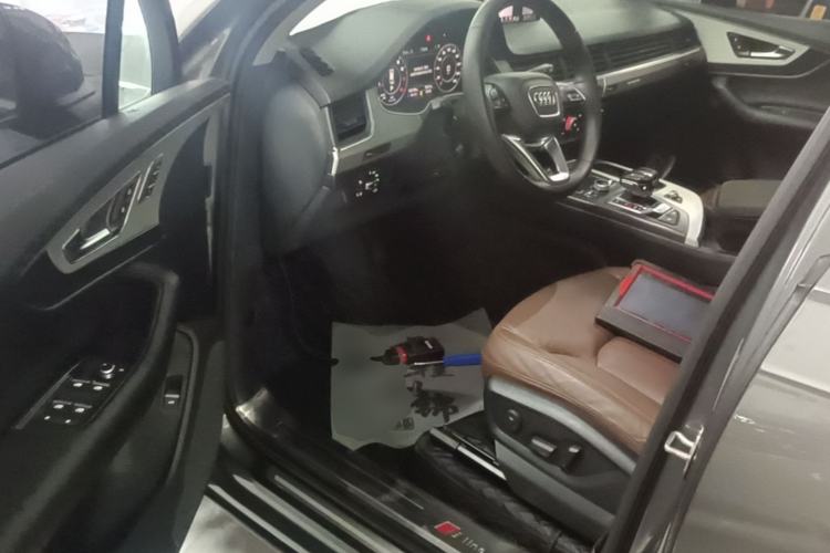 Used Audi Q7 2016 40 TFSI S line Sport Edition Driver Seat