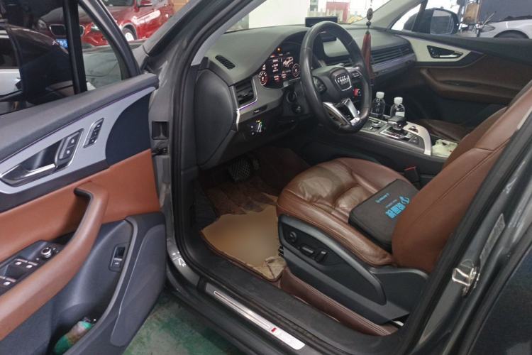 Used Audi Q7 2016 40 TFSI S line Sport Edition Driver Seat