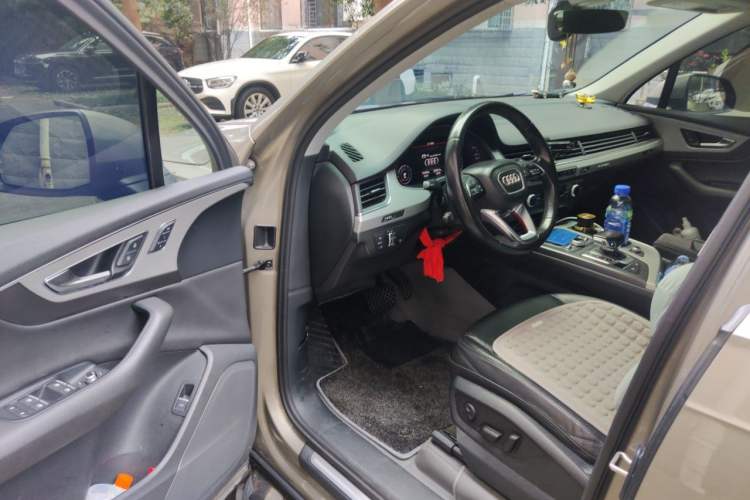Used Audi Q7 2016 45 TFSI Technology Edition Driver Seat