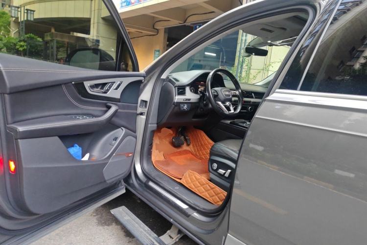 Used Audi Q7 2016 45 TFSI Technology Edition Driver Seat