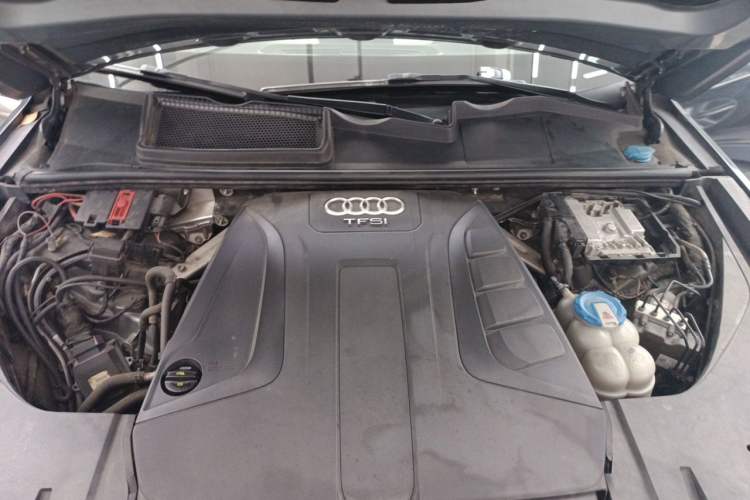 Used Audi Q7 2016 40 TFSI S line Sport Edition Engine Bay