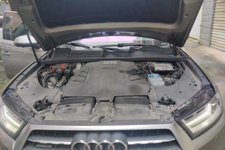 Used Audi Q7 2016 45 TFSI Technology Edition Engine Bay