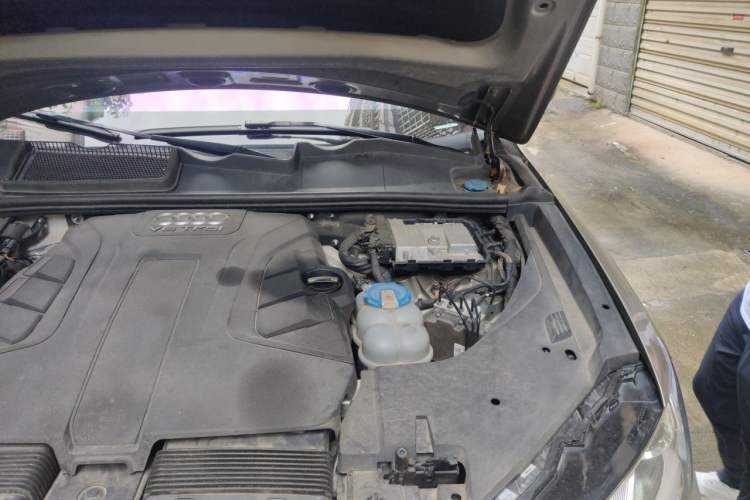 Used Audi Q7 2016 45 TFSI Technology Edition Engine Bay Left