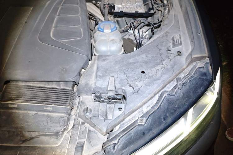 Used Audi Q7 2016 40 TFSI S line Sport Edition Engine Bay Left