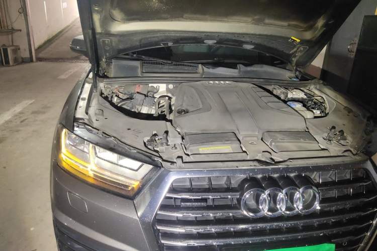Used Audi Q7 2016 40 TFSI S line Sport Edition Engine Bay Right