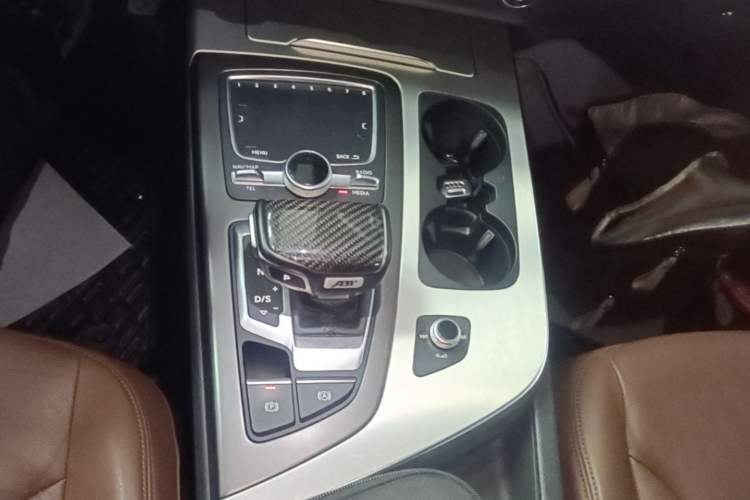 Used Audi Q7 2016 40 TFSI S line Sport Edition Gear Lever