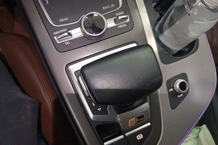 Used Audi Q7 2016 40 TFSI S line Sport Edition Gear Lever