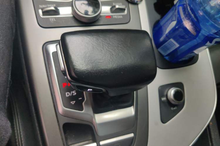 Used Audi Q7 2016 45 TFSI Technology Edition Gear Lever