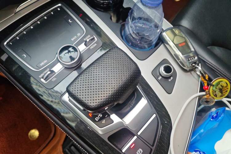 Used Audi Q7 2016 45 TFSI Technology Edition Gear Lever