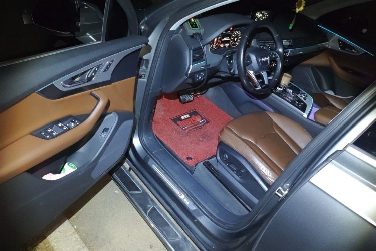 Used Audi Q7 2016 40 TFSI S line Sport Edition Interior 3