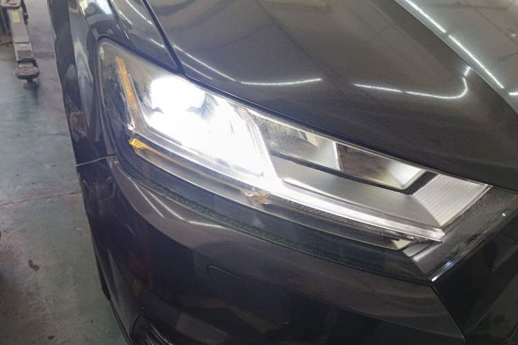 Used Audi Q7 2016 40 TFSI S line Sport Edition Right Front Headlight