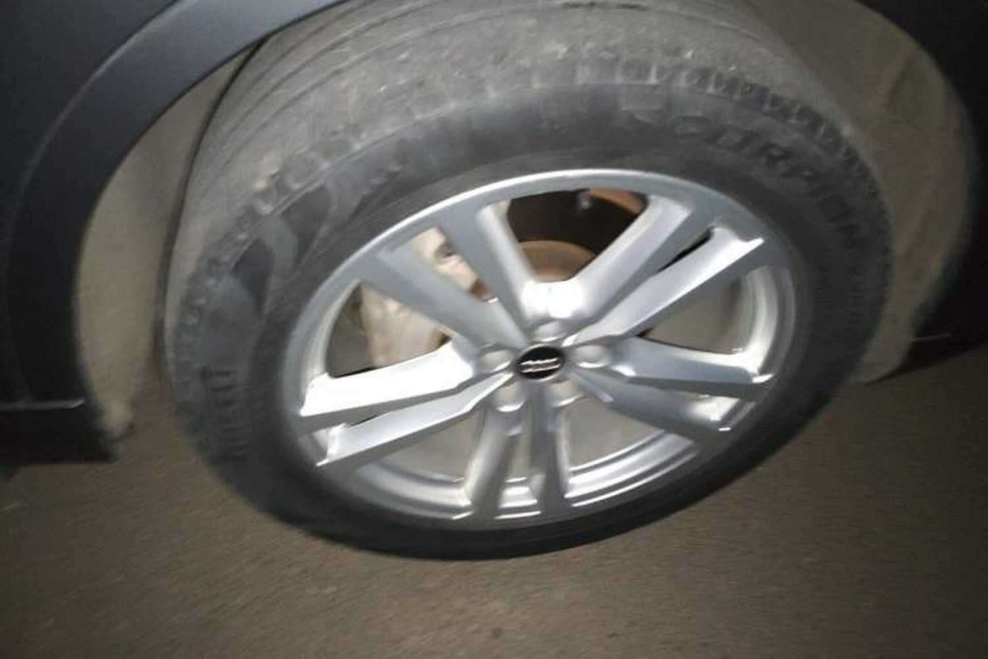 Used Audi Q7 2016 40 TFSI S line Sport Edition Right Front Wheel Hub