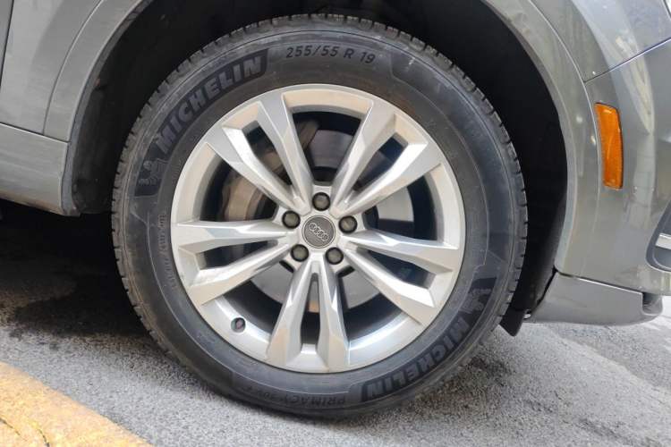 Used Audi Q7 2016 45 TFSI Technology Edition Right Front Wheel Hub