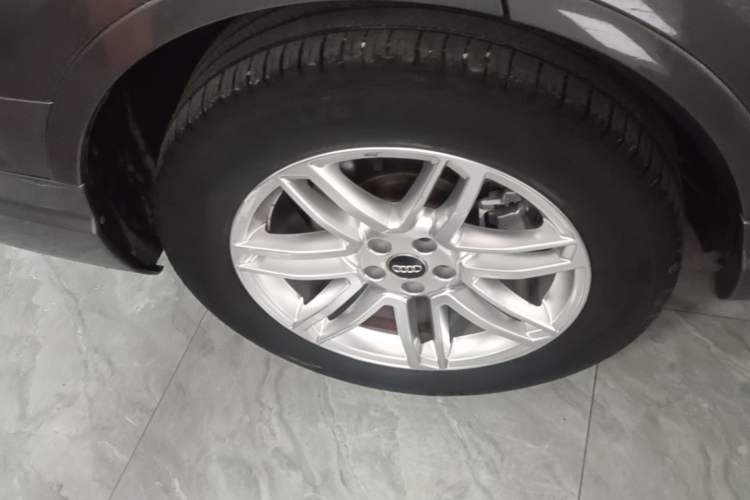 Used Audi Q7 2016 40 TFSI S line Sport Edition Right Rear Wheel Hub