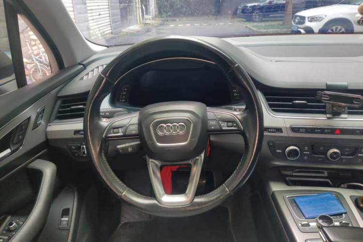 Used Audi Q7 2016 45 TFSI Technology Edition Steering Wheel