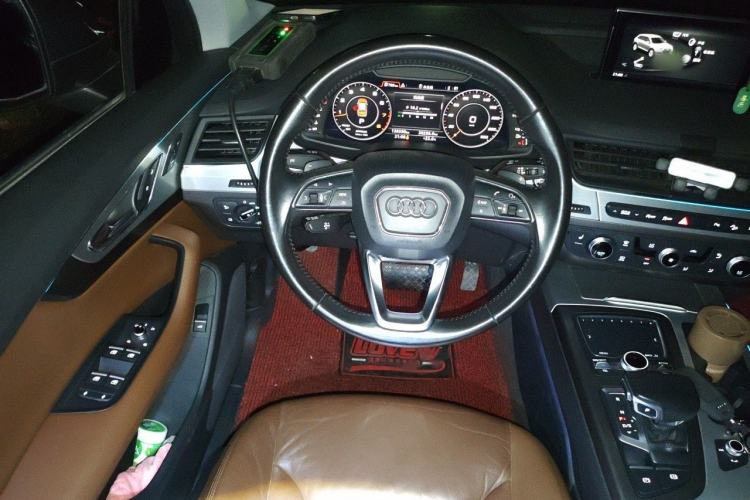Used Audi Q7 2016 40 TFSI S line Sport Edition Steering Wheel