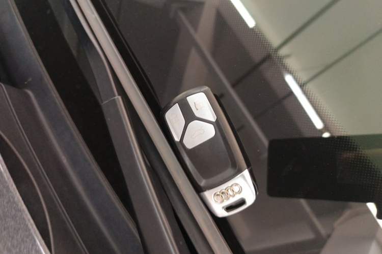 Used Audi Q7 2016 40 TFSI S line Sport Edition Vehicle Key