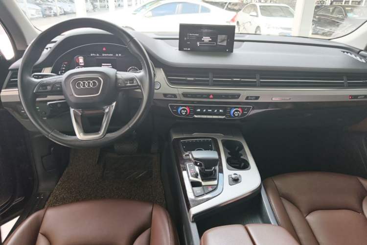 Used Audi Q7 2016 45 TFSI S line Sport Edition Center Console