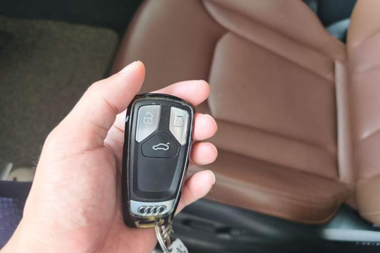 Used Audi Q7 2016 45 TFSI S line Sport Edition Vehicle Key