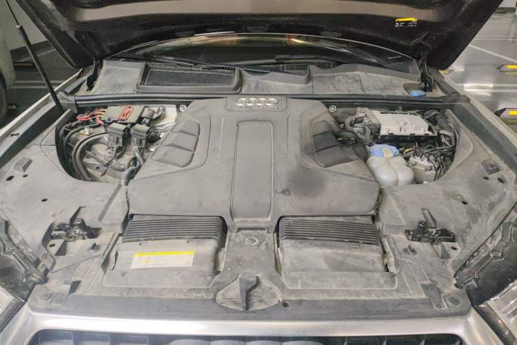 Used Audi Q7 2016 45 TFSI Technology Edition Engine Bay