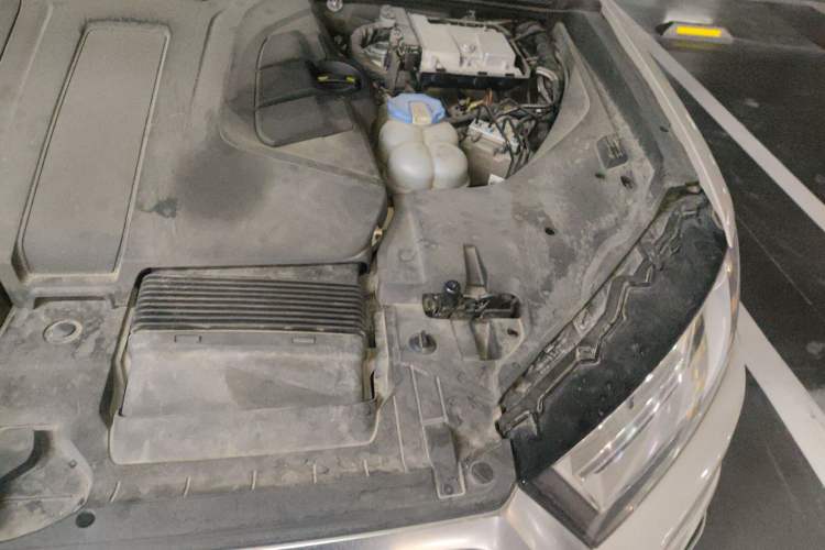 Used Audi Q7 2016 45 TFSI Technology Edition Engine Bay Left