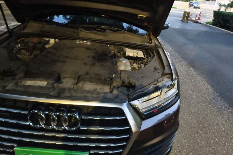Used Audi Q7 2016 45 TFSI S line Sport Edition Engine Bay Left