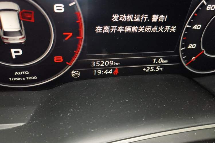 Used Audi Q7 2016 45 TFSI S line Sport Edition Odometer Close Up