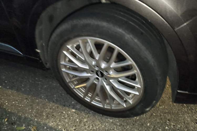 Used Audi Q7 2016 45 TFSI S line Sport Edition Right Front Wheel Hub