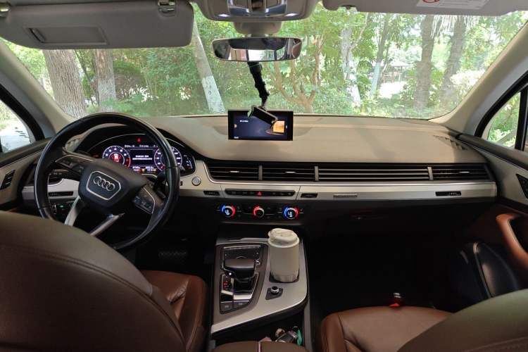 Used Audi Q7 2016 40 TFSI S line Sport Edition Center Console