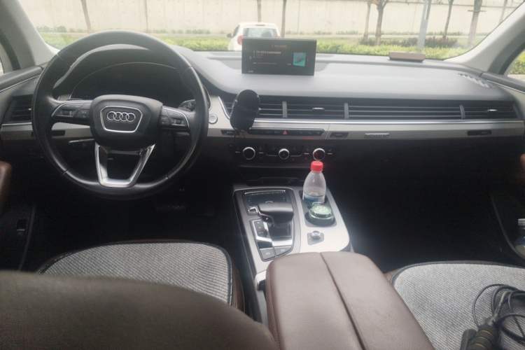 Used Audi Q7 2016 45 TFSI S line Prestige Edition Center Console