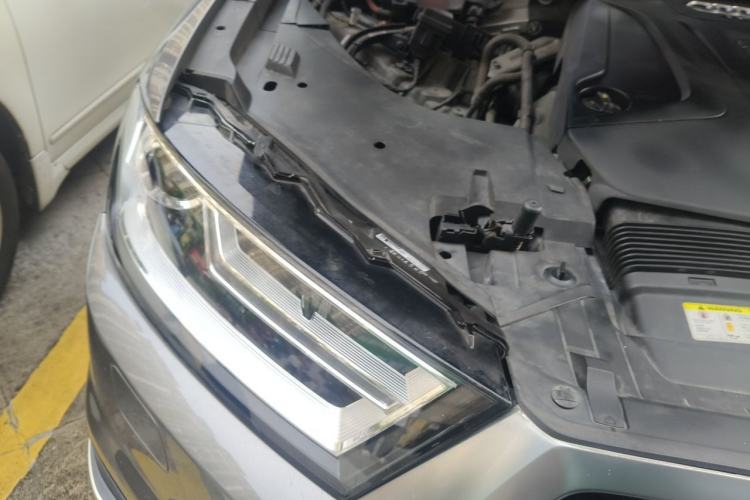 Used Audi Q7 2016 40 TFSI Comfort Model Engine Bay Right