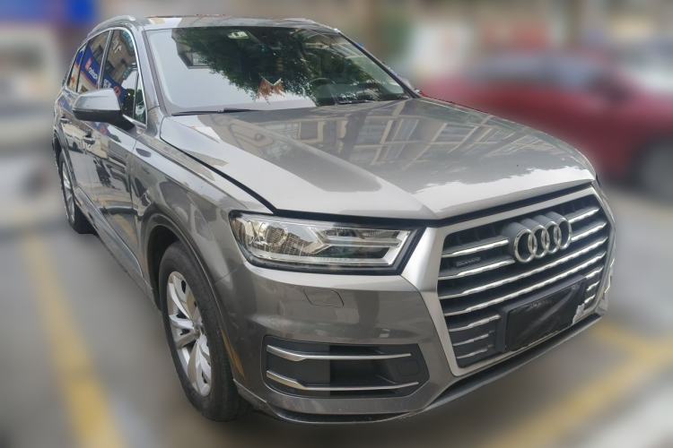 Used Audi Q7 2016 40 TFSI Comfort Model Front Right 45 Deg