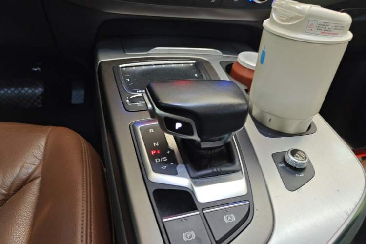 Used Audi Q7 2016 40 TFSI S line Sport Edition Gear Lever