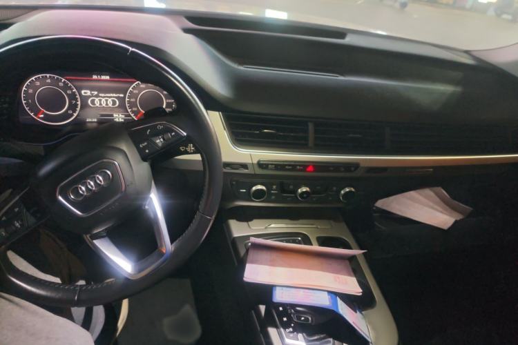 Used Audi Q7 2016 45 TFSI Technology Edition Interior 1