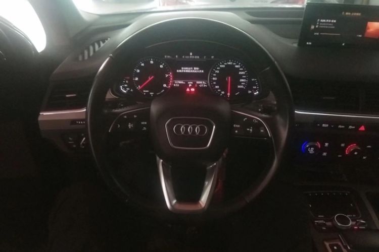Used Audi Q7 2016 40 TFSI Comfort Model Interior 3