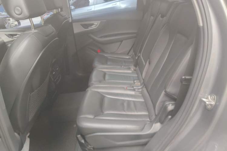 Used Audi Q7 2016 40 TFSI Comfort Model Left Rear Seat