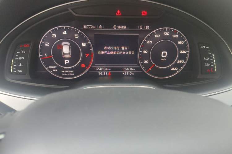 Used Audi Q7 2016 40 TFSI Comfort Model Odometer Close Up